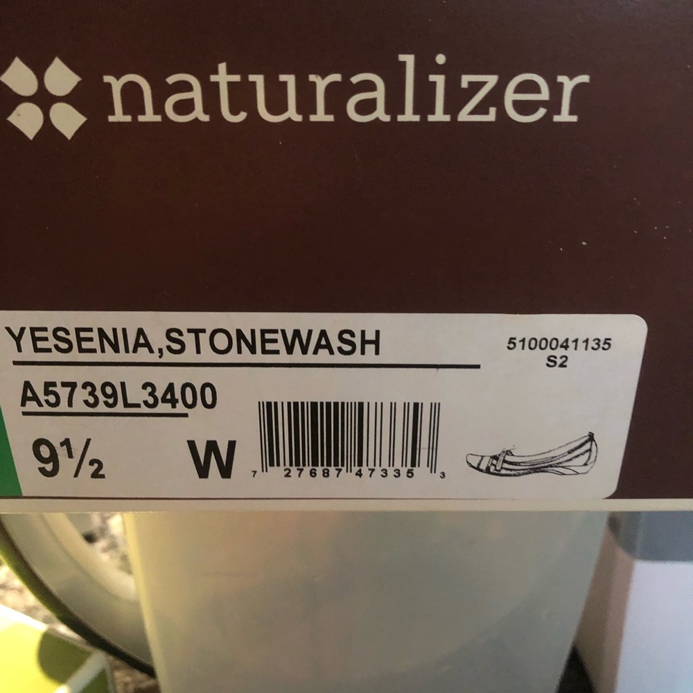 NaturalizerWomen’s ‘Yesenia’ SuedeMesh Casual Shoe - Picture 11 of 12